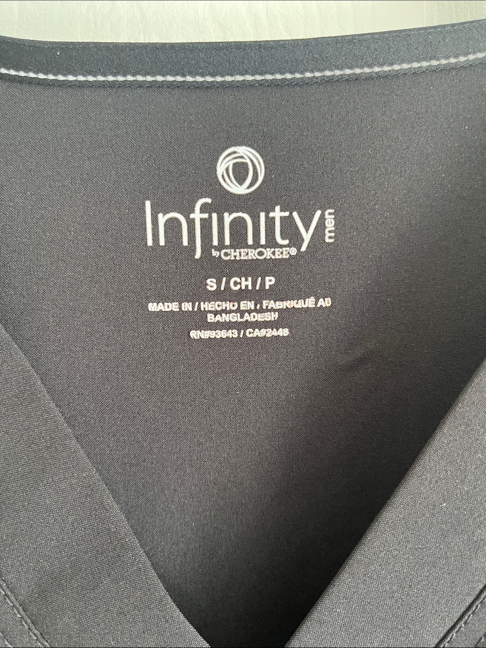 Cherokee Infinity Women’s Hydrafacial Black V-Neck Scrub Top Office Medical Spa - Picture 2 of 5